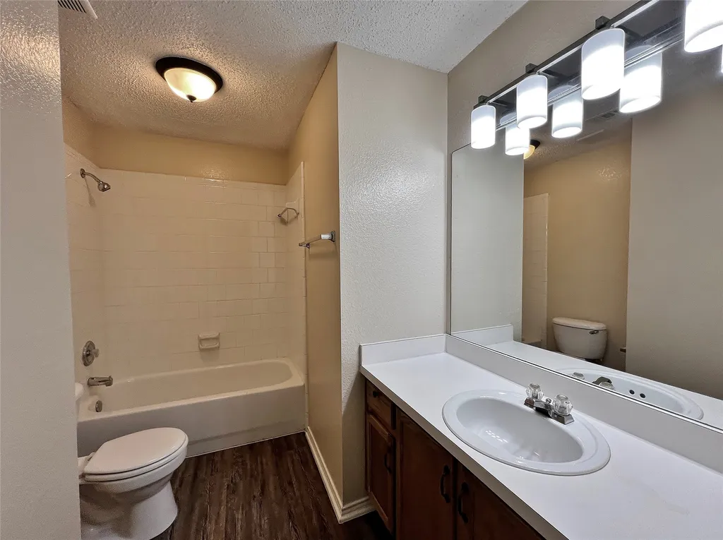 1901 Berkeley Drive Glenn Heights TX 75154