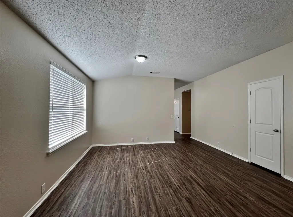 1901 Berkeley Drive Glenn Heights TX 75154