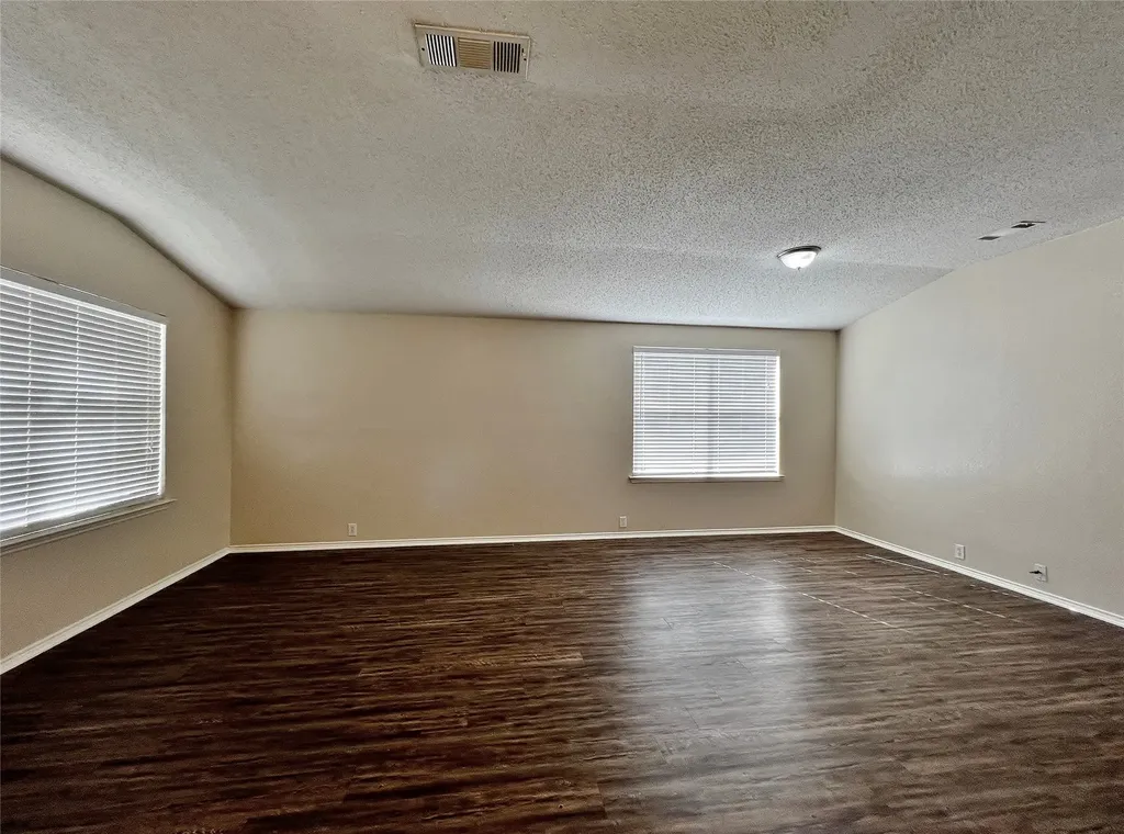 1901 Berkeley Drive Glenn Heights TX 75154