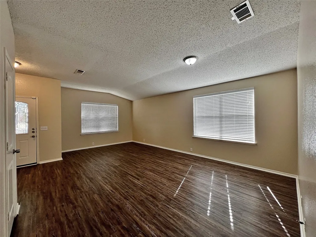 1901 Berkeley Drive Glenn Heights TX 75154