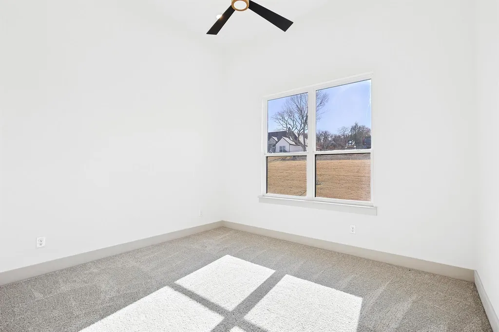 1018 Glenoaks Drive Weatherford TX 76088