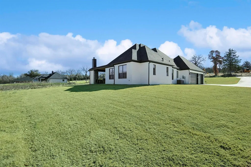 1018 Glenoaks Drive Weatherford TX 76088