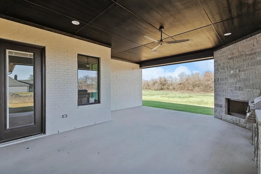1018 Glenoaks Drive Weatherford TX 76088