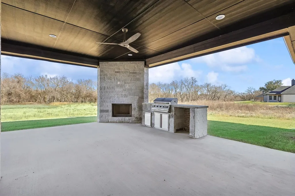 1018 Glenoaks Drive Weatherford TX 76088