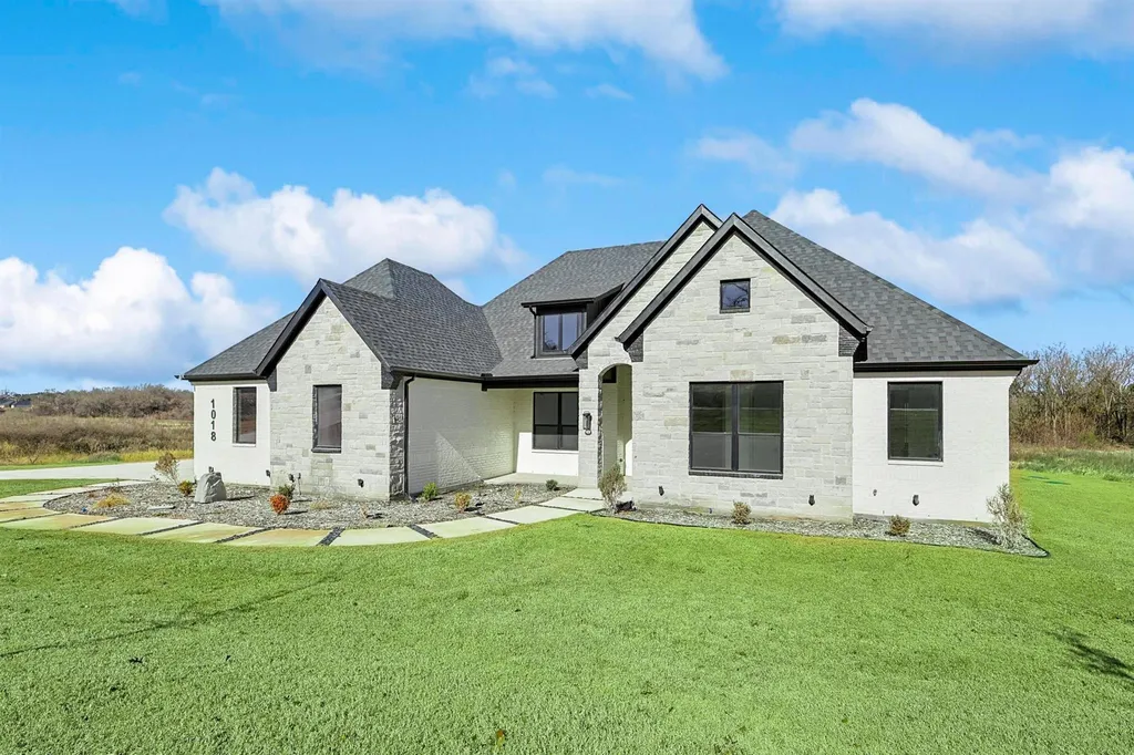 1018 Glenoaks Drive Weatherford TX 76088
