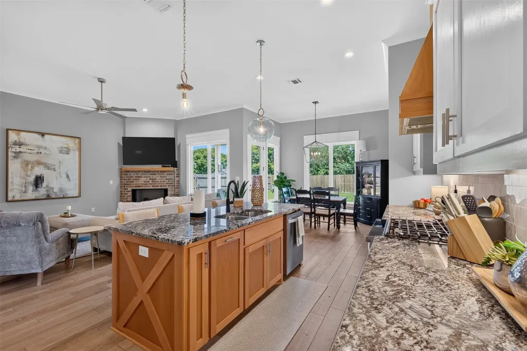 329 Newport Lane Benton LA 71006