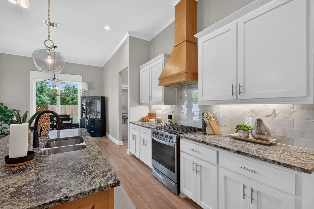 329 Newport Lane Benton LA 71006