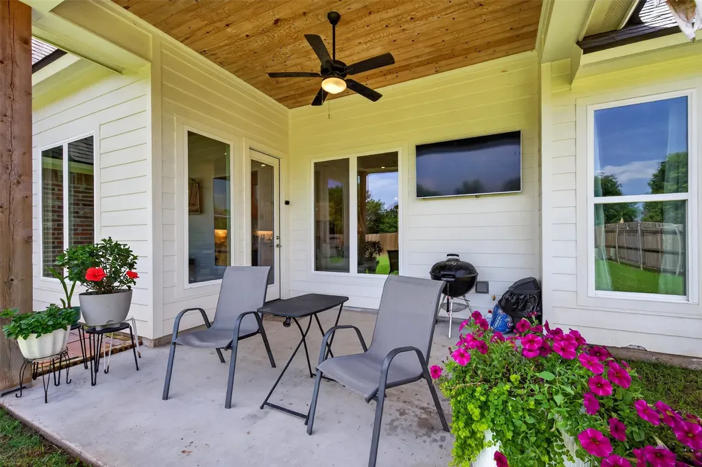 329 Newport Lane Benton LA 71006