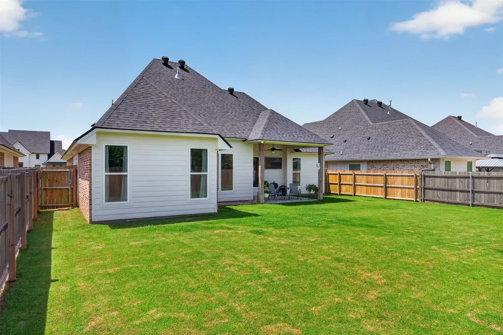 329 Newport Lane Benton LA 71006