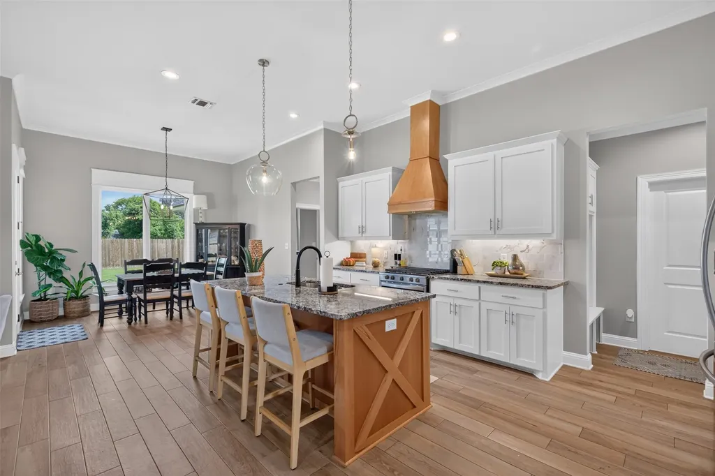 329 Newport Lane Benton LA 71006