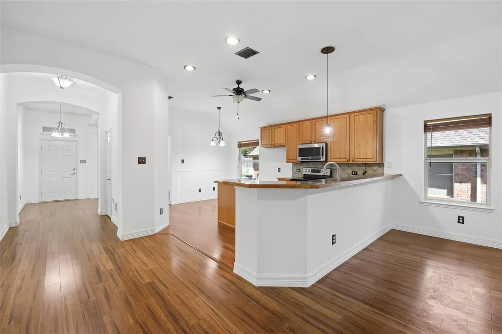 1010 Sagebrush Trail Duncanville TX 75137