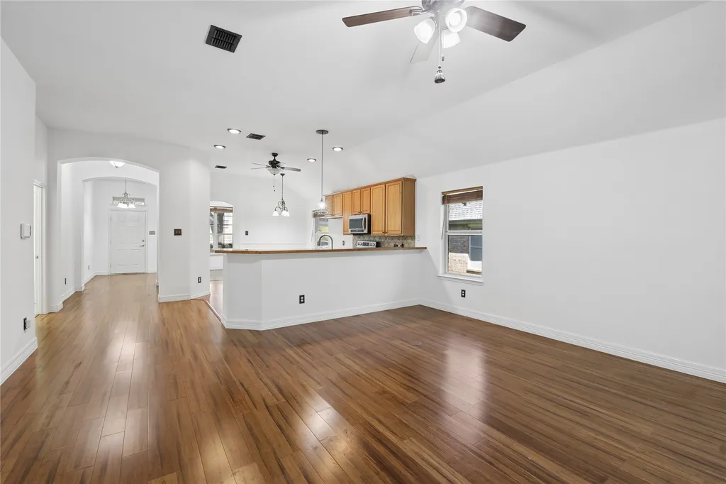 1010 Sagebrush Trail Duncanville TX 75137