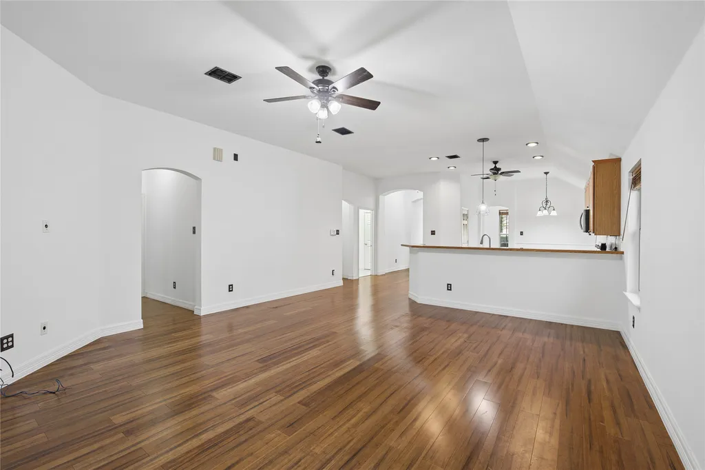 1010 Sagebrush Trail Duncanville TX 75137