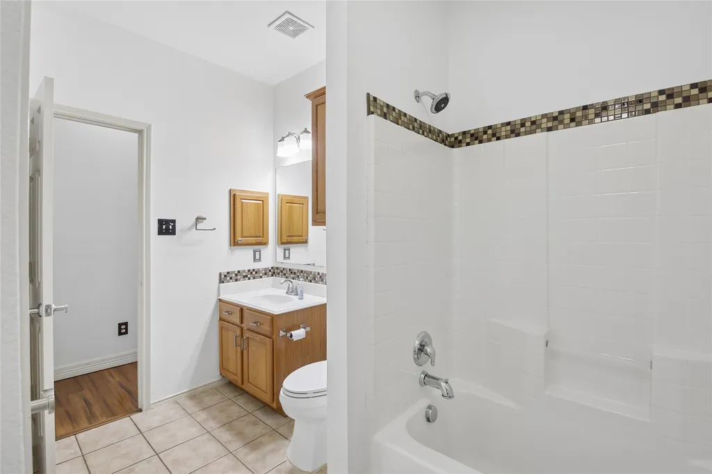 1010 Sagebrush Trail Duncanville TX 75137