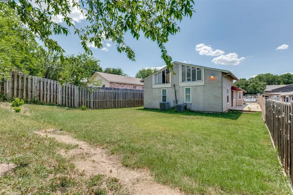 630 NW 11th Street Grand Prairie TX 75050