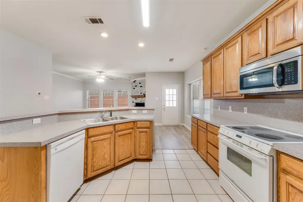 739 Harbour Town Drive Lake Dallas TX 75065