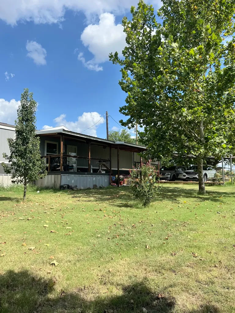 121 Peach Graford TX 76449