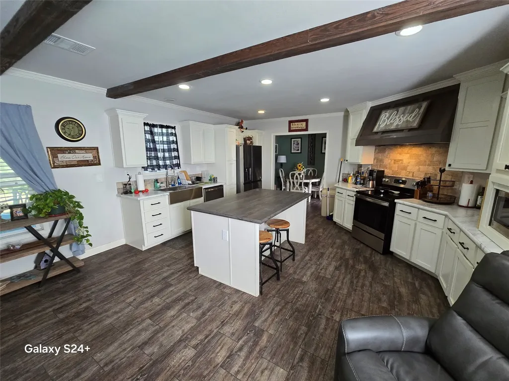 121 Peach Graford TX 76449