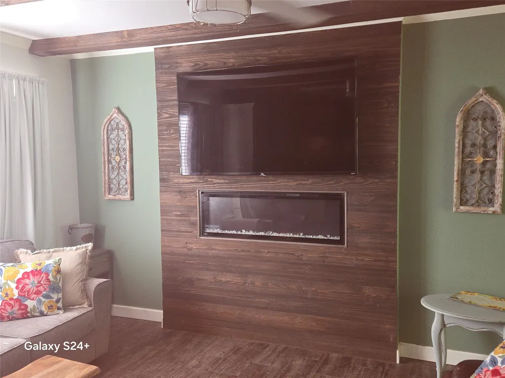 121 Peach Graford TX 76449