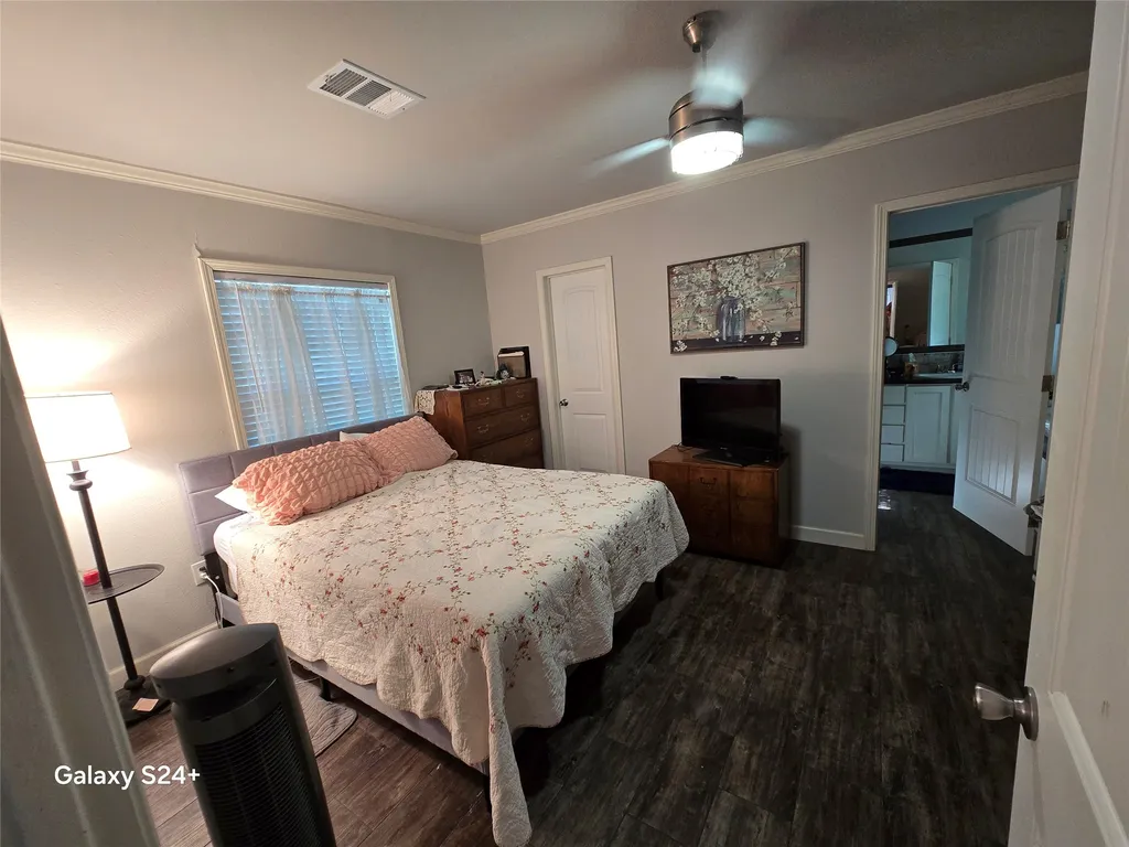 121 Peach Graford TX 76449