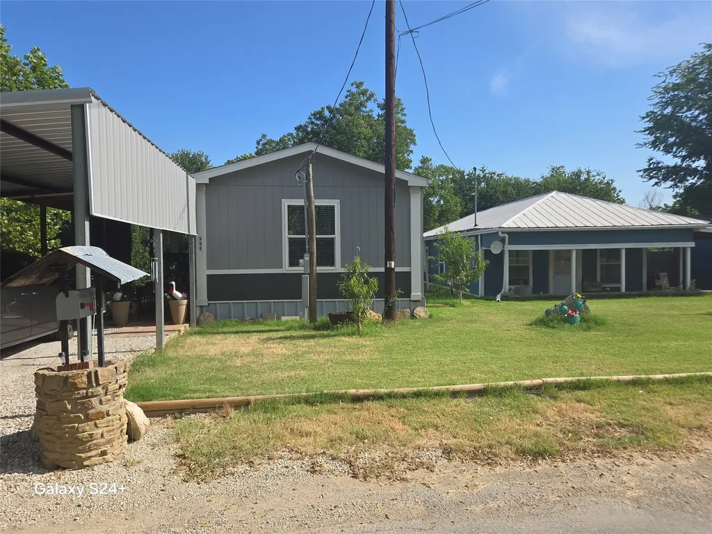 121 Peach Graford TX 76449