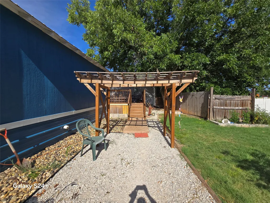 121 Peach Graford TX 76449