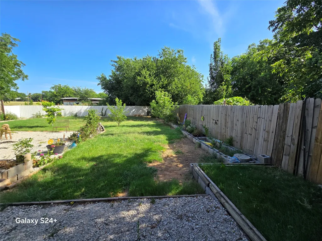 121 Peach Graford TX 76449