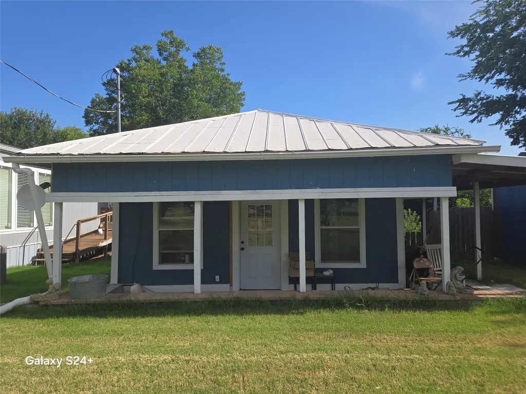 121 Peach Graford TX 76449