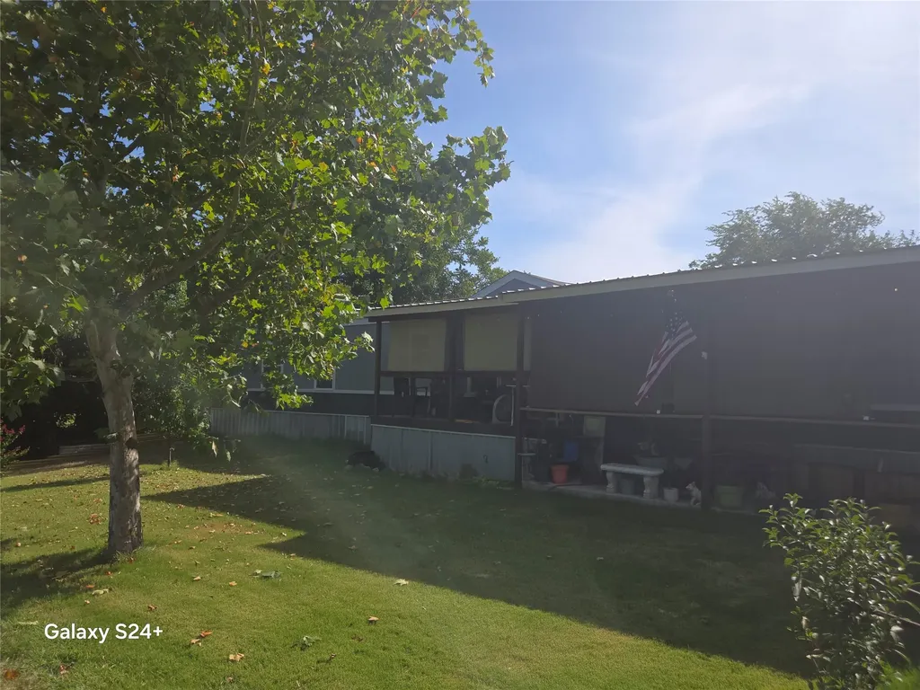 121 Peach Graford TX 76449