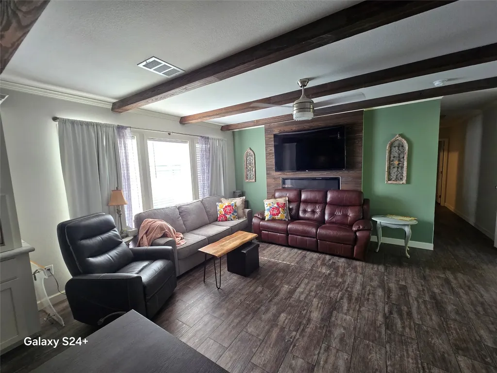 121 Peach Graford TX 76449