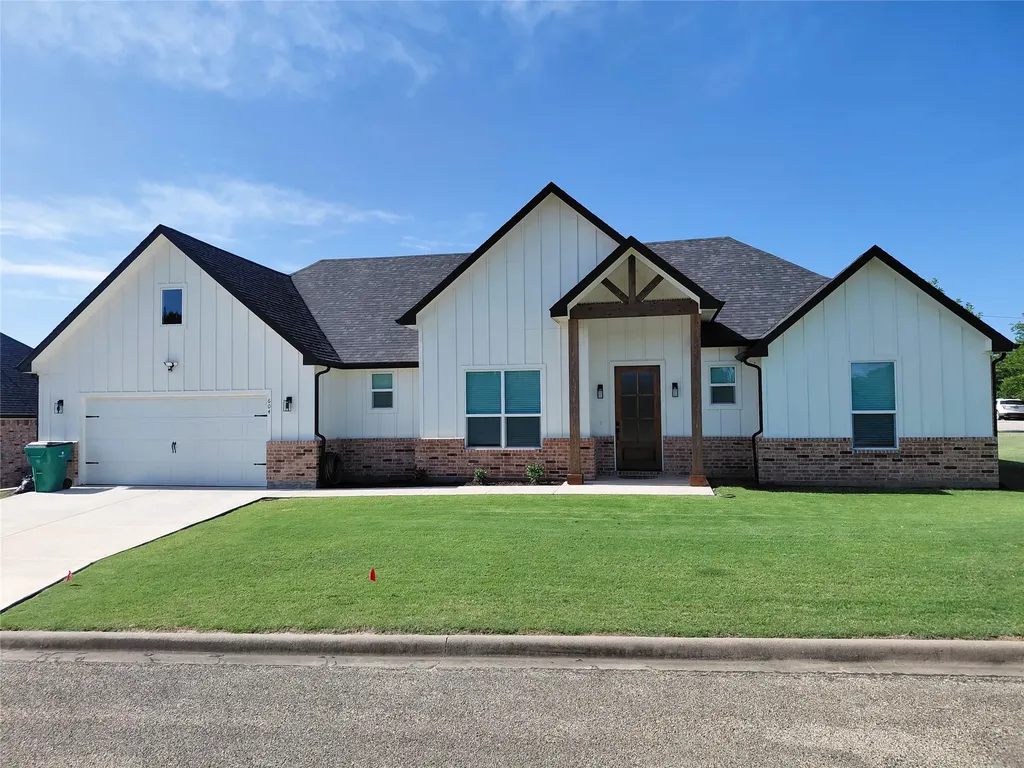 604 E 4th Street Muenster TX 76252