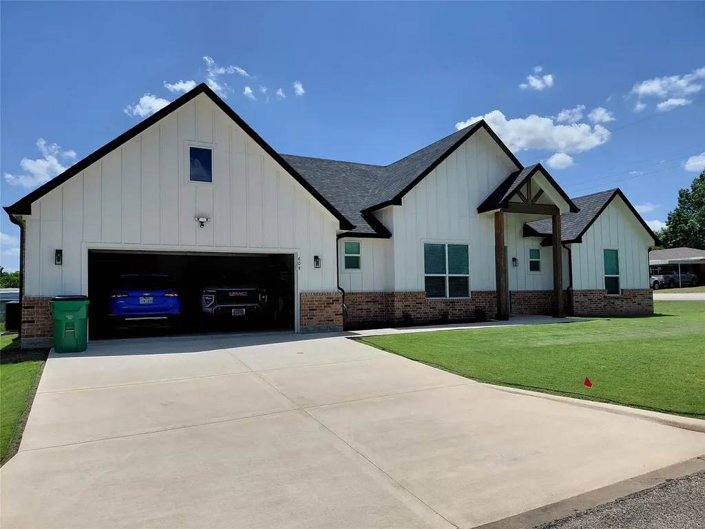 604 E 4th Street Muenster TX 76252