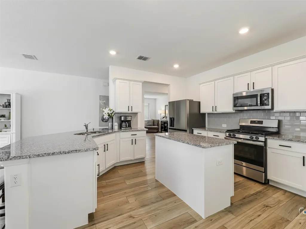 1613 Roadrunner Drive Little Elm TX 75068