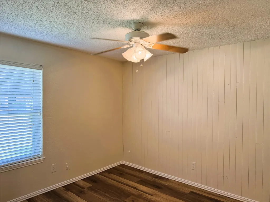 6406 Willow Springs Drive Arlington TX 76001