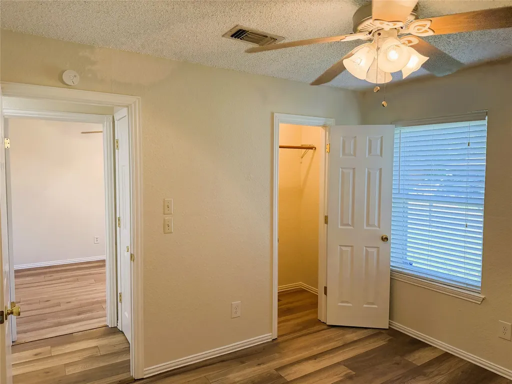 6406 Willow Springs Drive Arlington TX 76001