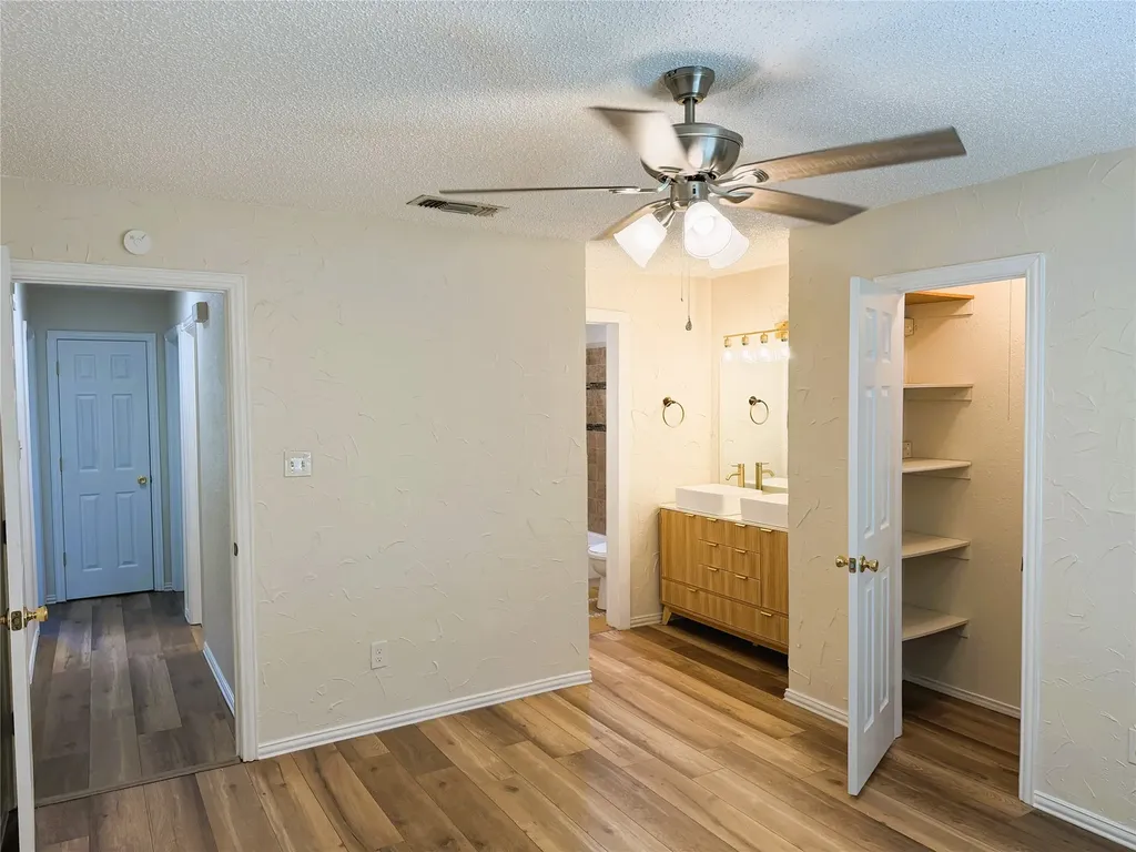 6406 Willow Springs Drive Arlington TX 76001