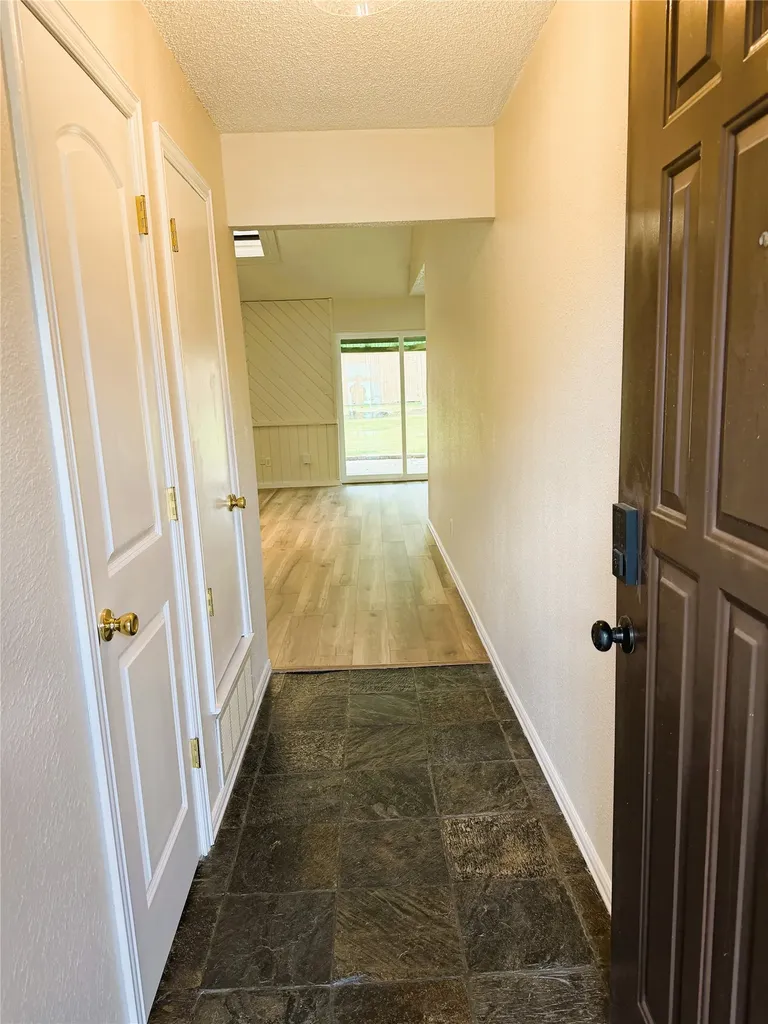 6406 Willow Springs Drive Arlington TX 76001
