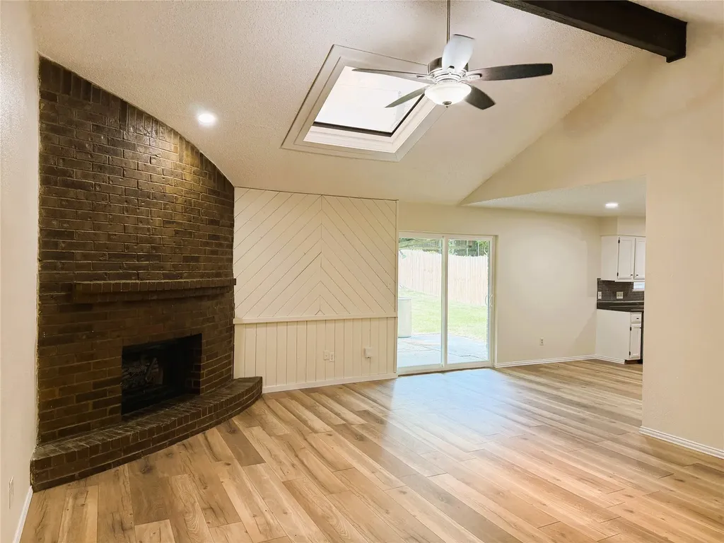6406 Willow Springs Drive Arlington TX 76001