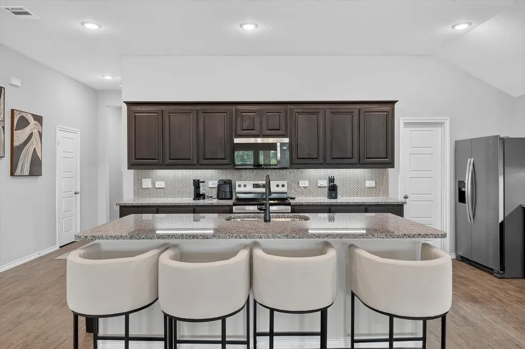 1637 Elle Lane Aubrey TX 76227