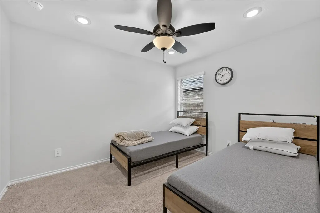 1637 Elle Lane Aubrey TX 76227