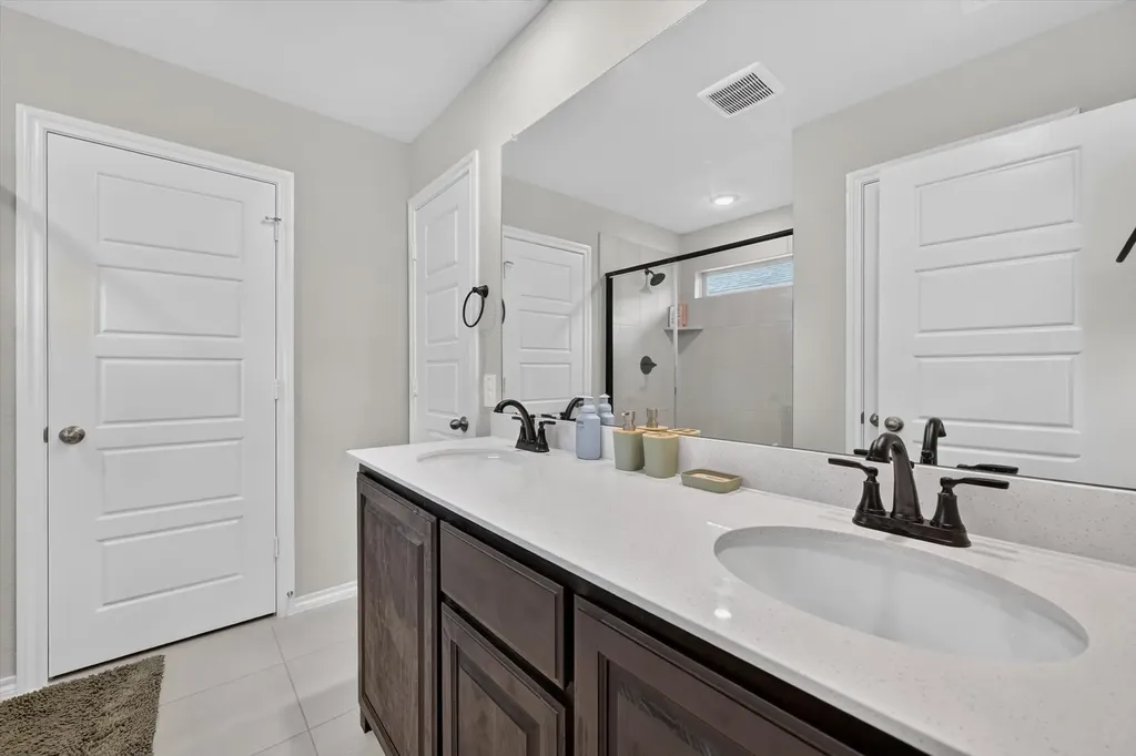1637 Elle Lane Aubrey TX 76227