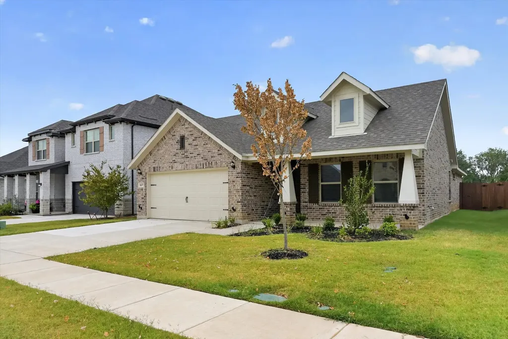 1637 Elle Lane Aubrey TX 76227
