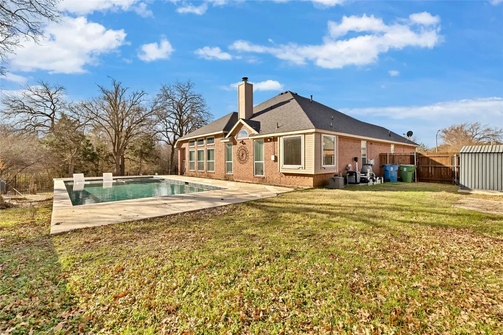 403 Lochwood Circle Lake Dallas TX 75065