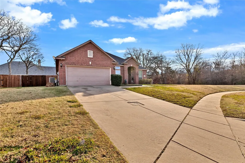 403 Lochwood Circle Lake Dallas TX 75065