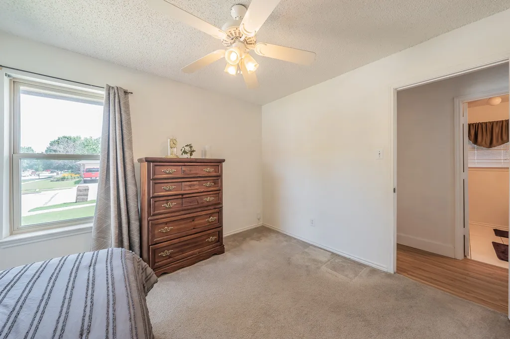 8252 Lesley Lane Watauga TX 76148