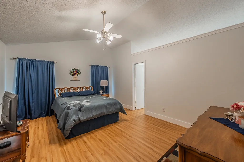 8252 Lesley Lane Watauga TX 76148