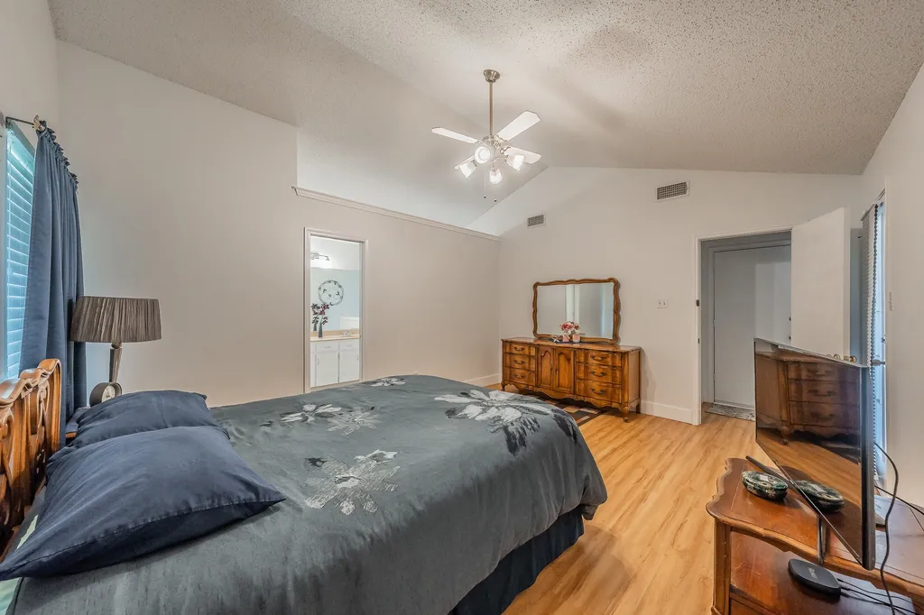 8252 Lesley Lane Watauga TX 76148