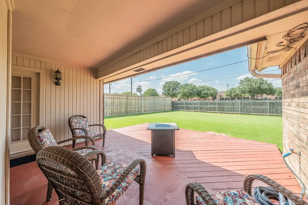 8252 Lesley Lane Watauga TX 76148