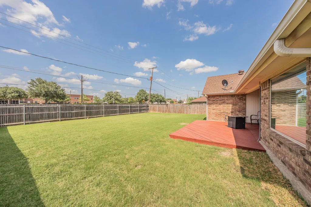 8252 Lesley Lane Watauga TX 76148