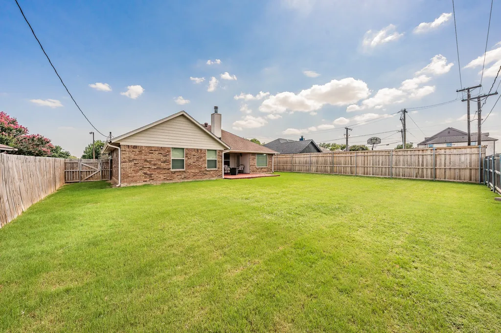 8252 Lesley Lane Watauga TX 76148